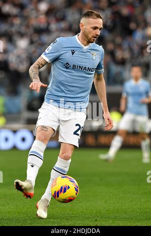 Roma, Italien. 06th Januar 2022. Manuel Lazzari von der SS Lazio in Aktion während des Fußballspiels der Serie A zwischen der SS Lazio und dem FC Empoli im Olimpico-Stadion in Rom (Italien), 6th. Januar 2022. Foto Antonietta Baldassarre/Insidefoto Kredit: Insidefoto srl/Alamy Live News Stockfoto