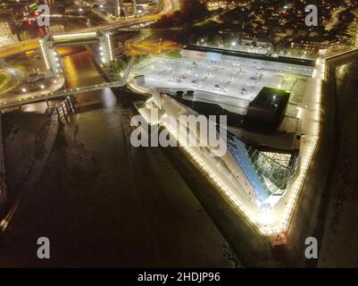 The Deep, Hull in der Nacht Stockfoto