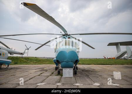 KIEW, UKRAINE - 01. AUGUST 2021: Ukrainische Marine Mil Mi-14BT Haze im Oleg Antonov State Aviation Museum ausgestellt Stockfoto