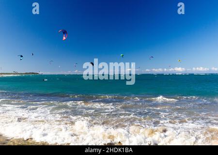Kitesurfen in Cabarete, Dominikanische Republik Stockfoto