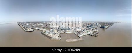 Breites Panorama der Uferpromenade von Kingston upon Hull Stockfoto