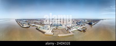 Breites Panorama der Uferpromenade von Kingston upon Hull Stockfoto