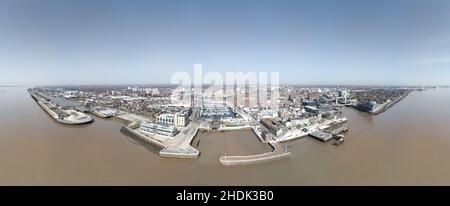 Breites Panorama der Uferpromenade von Kingston upon Hull Stockfoto