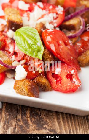 Panzanella, Brotsalat, Panzanella-Salat Stockfoto