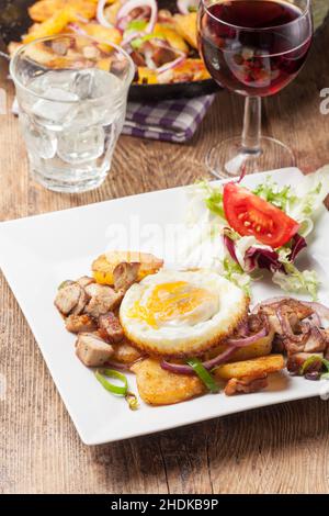 Hausgemacht, Essen, tiroler gröstl, Hausfrauen, Mahlzeiten Stockfoto