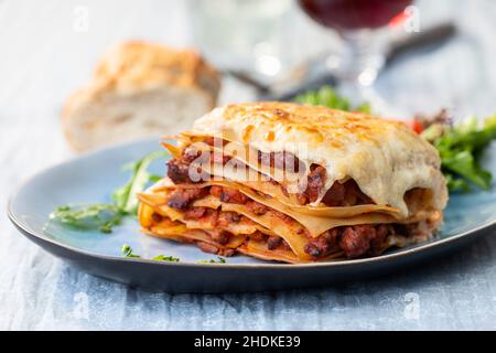 italienische Küche, gebackenes Essen, Lasagne, Involtini, italienische Küche, italienische Küche, gebackene Gerichte, Lasagnas Stockfoto