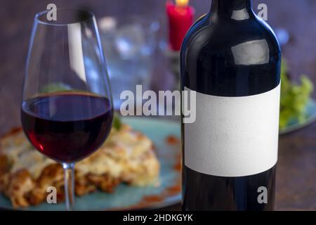 Kopierraum, Weinglas, Rotwein, Kopierraum, Glasware, Rotweine Stockfoto