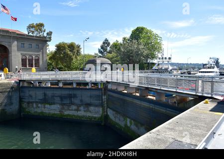 Der sehr aktive Ballard schlängelt zwischen Lake Union und Puget Sound in Seattle, Washington Stockfoto