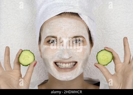 Gesichtsmaske, Gurkenscheiben, Gesichtsmasken, Gurkenscheibe Stockfoto