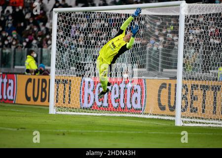 Turin, Italien. 22nd Dez 2021. Wojciech Szczesny (FC Juventus) während der italienischen Serie A, Wojciech Szczesny (FC Juventus) Fußballspiel zwischen FC Juventus und SSC Napoli am 06. Januar 2022 im Allianz Stadium in Turin, Italien - Credit: Nderim Kaceli/Alamy Live News Stockfoto