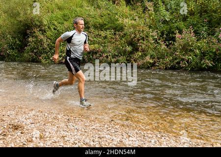 Mann, Lauf, Läufer, Lauf, Trailrunning, Mann, Männer, Bischöfe, Joggen Stockfoto