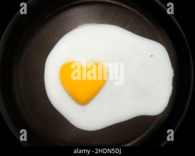 Herz, herzförmig, Spiegelei, Herzen, herzförmig, Spiegeleier Stockfoto