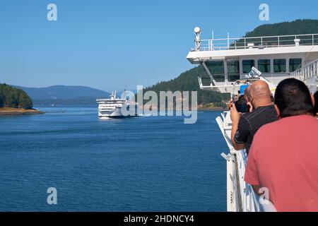 Victoria, British Columbia, Kanada – 25. Juli 2021. BC Ferries Crossing in der Nähe von Victoria. BC Ferries, die durch die Golfinseln reisen. Stockfoto