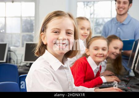 Schule, schülerin, Informatik, Computerkurs, Schulen, Mädchen, Mädchen, Schulkinder, Schulmädchen, Schulmädchen, Schülerinnen, Computer Stockfoto