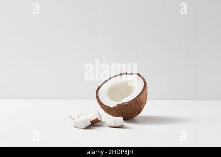 Tropische Früchte, Kokosnuss, tropische Früchte, Kokosnüsse Stockfoto