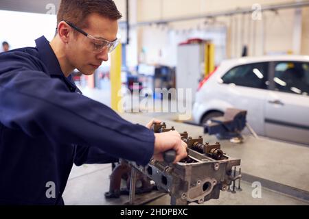 autowerkstatt, Mechaniker, Mechaniker, Autowerkstätten, Mechaniker, Mechaniker Stockfoto