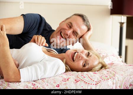 Paar, Spaß & Glück, weggelassen, kuscheln, Paare, Spaß, Spaß und Glück, Leben, Ausgelassen, Kuscheln Stockfoto