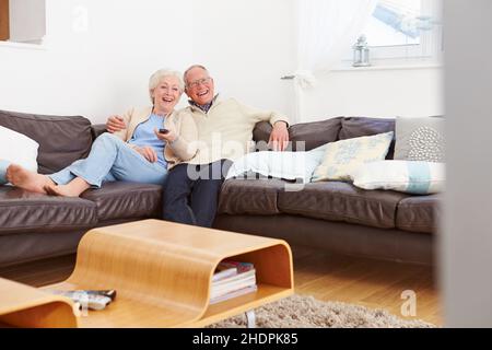 Ältere Leute, paar, beim fernsehen, ältere Leute, alt, senioren, Paare, Fernsehen, tv Stockfoto