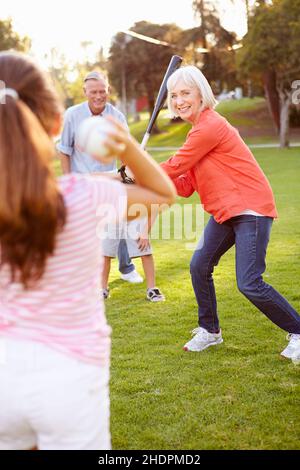 park, spielen, Großeltern, Baseballspiele, Parks, Spielen, Großeltern, Baseballs Stockfoto