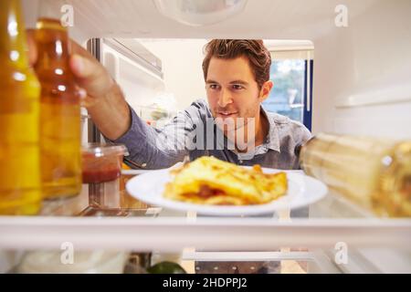 Mann, Alkohol, Bier, Kühlschrank, Kerl, Männer, Alkohole, Bier, Kühlschrank, Kühlschränke Stockfoto