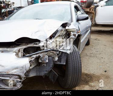 Auto, Autowrack, Unfall beschädigt Auto, Junk-Auto, Autos, Autowracks, unfallgeschädigte Autos, Junk-Autos Stockfoto