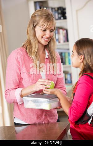 Mutter, Lunchpakete, Lunchbox, Mama, Mütter, Mama, Lunchpaket, Mittagessen, Mittagessen, Lunchbox Stockfoto