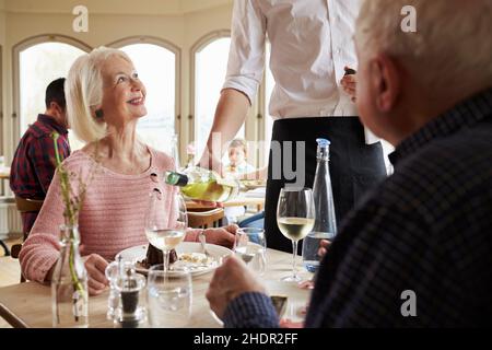 Restaurant, Abendessen, älteres Paar, Restaurants, Abendessen, Ältere Paare Stockfoto