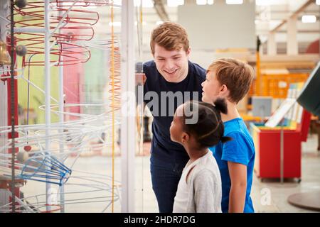 Wissenschaft, Erklären, Wissenstransfer, Museumspädagogik, Wissenschaften Stockfoto