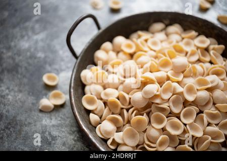 Nudelsorten, Olecchiette, Noddle-Sorten, Nudelsorten, Nudelgerichte Stockfoto