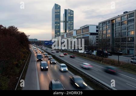 Bürogebäude, münchen, Straßenverkehr, Bürogebäude, Servicegebäude, munichs, Straßen, Straßen, Straßen Stockfoto