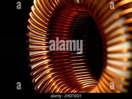 Kupfer, Reaktanz, Ringdrossel, Kupferkessel Stockfoto