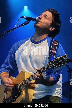 Olly Knights - Turin Brakes, V2003, Hylands Park, Chelmsford, Essex, Großbritannien - 16. August 2003 Stockfoto