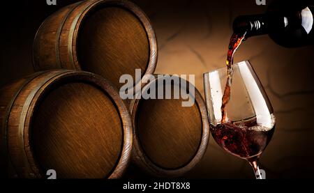 Wein, Weinglas, Rotwein, Weinfass, Weine, glaswaren, Rotweine, Weinfässer Stockfoto