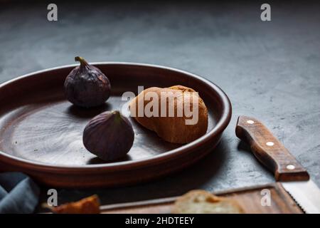 Schinken-Sandwiches und Tapas-Zutaten aus DER NÄHE zubereiten Stockfoto