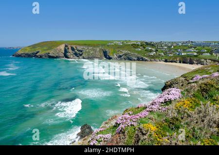 Sonniger Sommertag am mawgan porth Beach in der Nähe von newquay in cornwall, england Stockfoto
