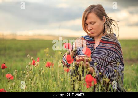 Naturverwandtschaft, Klangschale, Hippie, Naturverwandtschaft, Klangschalen, Hippies Stockfoto