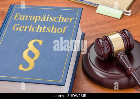 Code, gavel, europäischer Gerichtshof, Codes Stockfoto