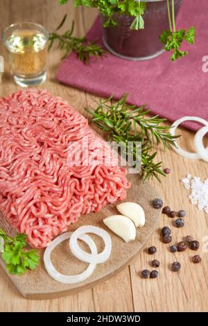 Zubereitung, Hackfleisch, kulinarische Kräuter, Hackbraten, Zubereitungen, Hackfleisch, Hackfleisch Stockfoto