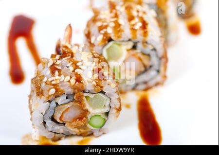 Sushi, Rollen von innen nach außen, sushi Stockfoto