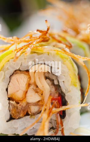 Sushi, Rollen von innen nach außen, sushi Stockfoto