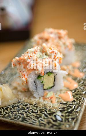 Sushi, Rollen von innen nach außen, sushi Stockfoto