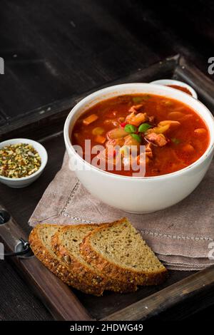 Gemüsesuppe, Eintopf, Gemüsesuppe, Soljanka, Borscht, Gemüsesuppen, Eintöpfe, Gemüseeintöpfe, Borsch Stockfoto
