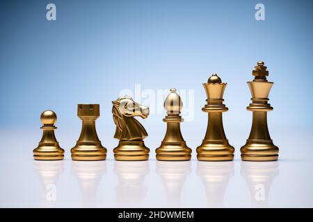 Schachspiel-Strategie Und Pfandspiel-Herausforderung. Sportschlacht Stockfoto