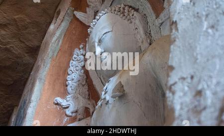 Nahaufnahme einer weißen Buddha-Statue Stockfoto