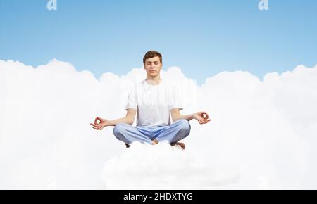 Ruhig, meditierend, über den Wolken, ruhig, still, Ruhig, Meditation, Wolken Stockfoto