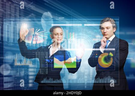 Geschäftsperson, Daten, Datenanalyse, Chef, Geschäftsleute, führungskräfte, Führungskräfte, Führungskräfte, Führungskräfte, Manager, Daten Stockfoto