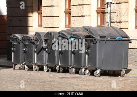 Abfalleimer, Restmüll, Abfalleimer, überspringen, überspringen, überspringen, Restabfälle Stockfoto