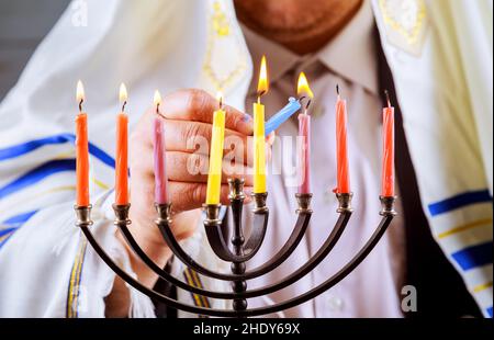 Zünden, Kerzen, judentum, Kerzenhalter, Menorah, Kerze, Judaismen, Kerzenhalter, Menorahs Stockfoto