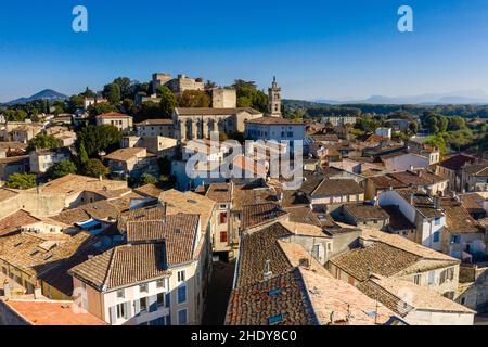 Frankreich, Ardeche, Rhonetal, Monelimar, historisches Zentrum mit dem Chateau des Adhemar oder Chateau des Papes (Luftaufnahme) // Frankreich, Ardèche (07), va Stockfoto