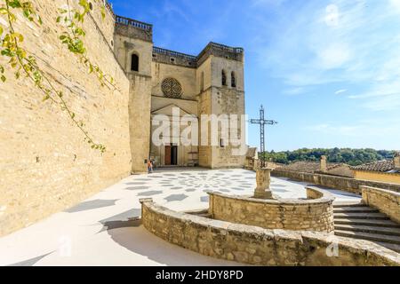 Frankreich, Drome, Grignan, beschriftet Les Plus Beaux Villages de France (die schönsten Dörfer Frankreichs), Stiftskirche Saint Sauveur aus dem Jahr 16th Stockfoto